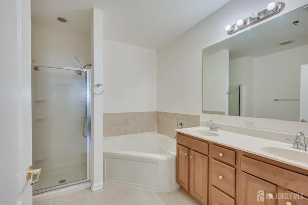 $2,800 | 2822 Edward Stec Boulevard, Edison, NJ 08837