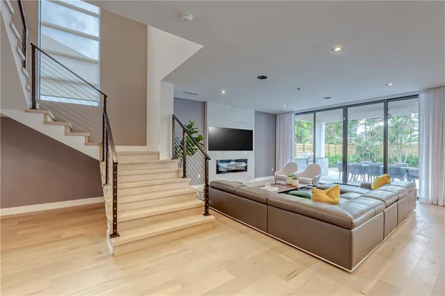 $29,995 | 2929 Center Avenue, Fort Lauderdale, FL 33308