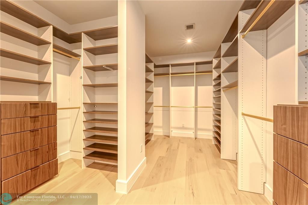2929 Center Avenue Fort Lauderdale, FL 33308 - Photo 28 of 35 a view of a walk in closet