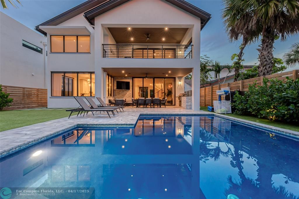 2929 Center Avenue Fort Lauderdale, FL 33308 - Photo 3 of 35 a view of a house with a swimming pool