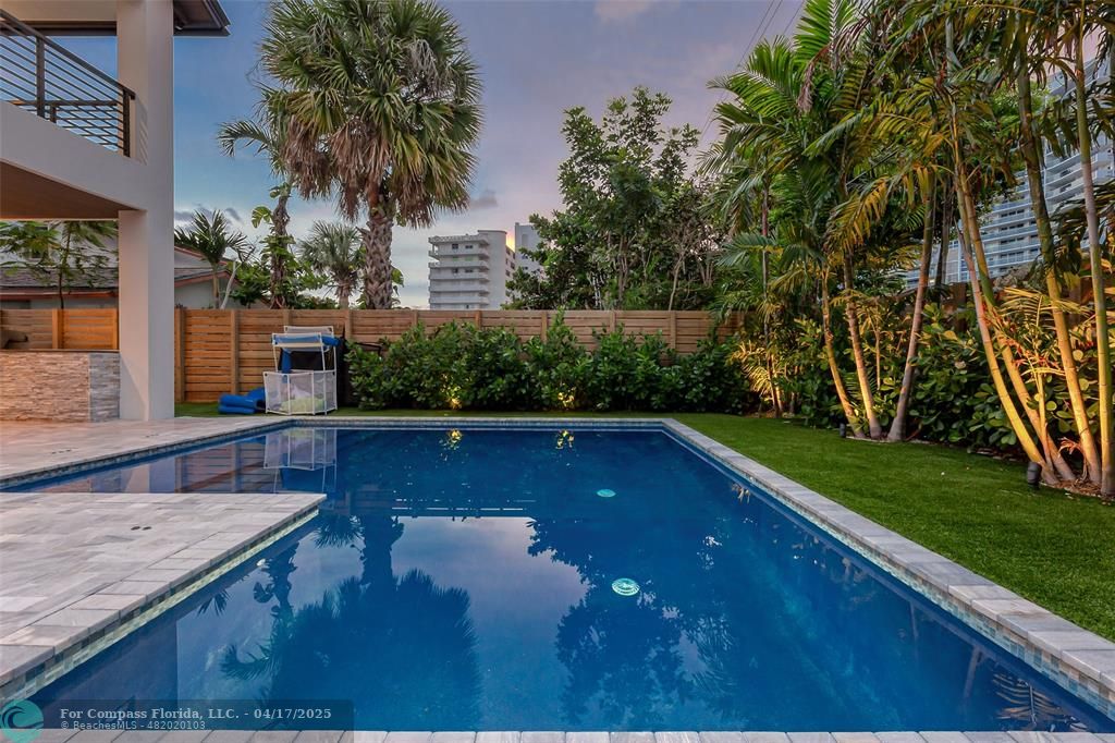 2929 Center Avenue Fort Lauderdale, FL 33308 - Photo 31 of 35 a view of swimming pool with a yard