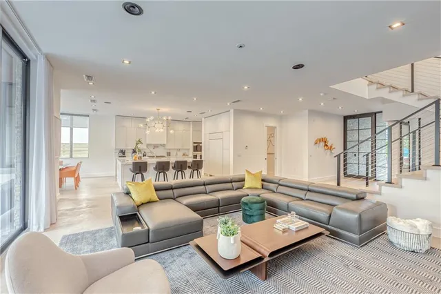 $29,995 | 2929 Center Avenue, Fort Lauderdale, FL 33308