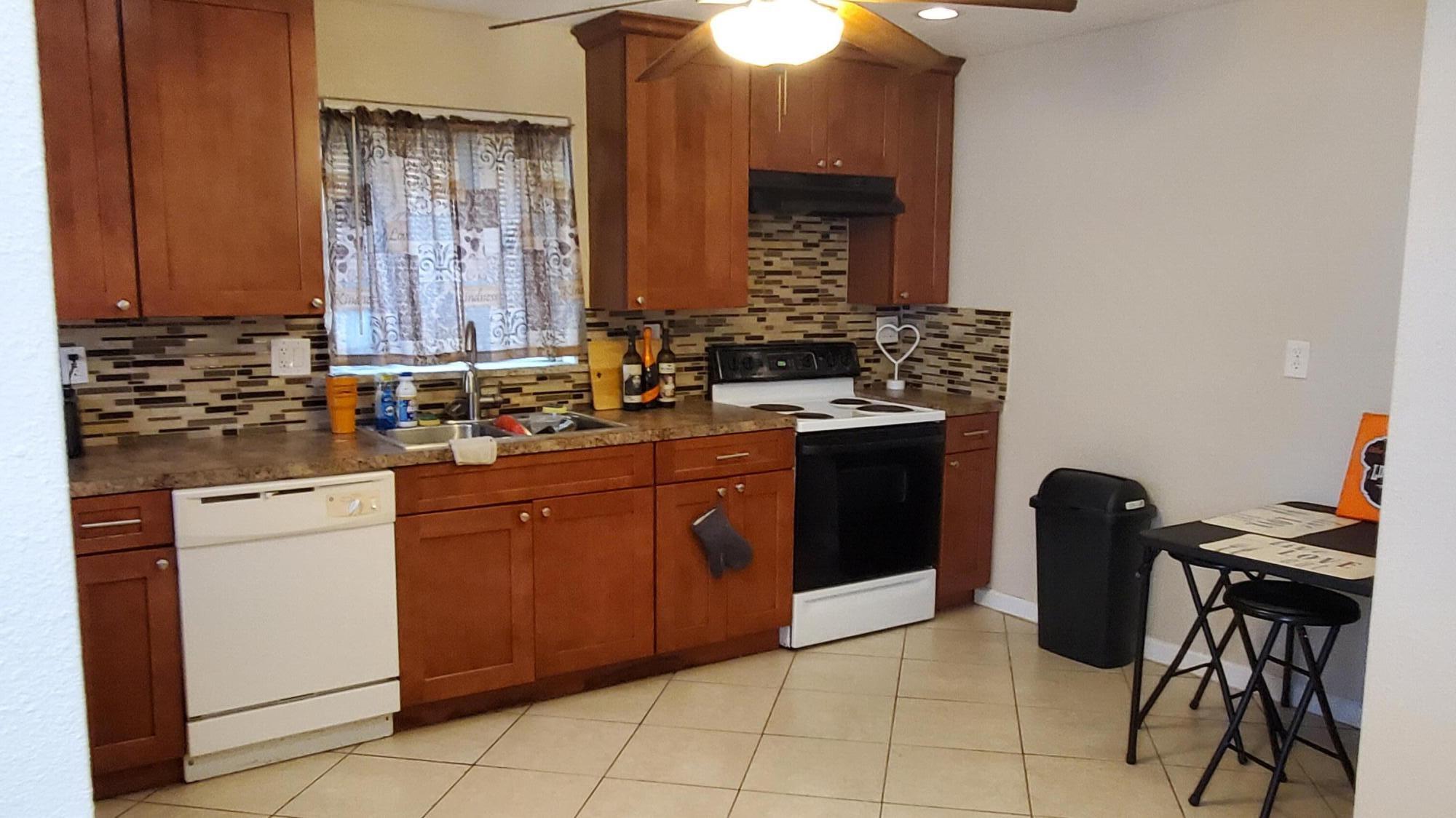 2407 Delaware Avenue Fort Pierce, FL 34950 - Photo 9 of 27 20231222_122634