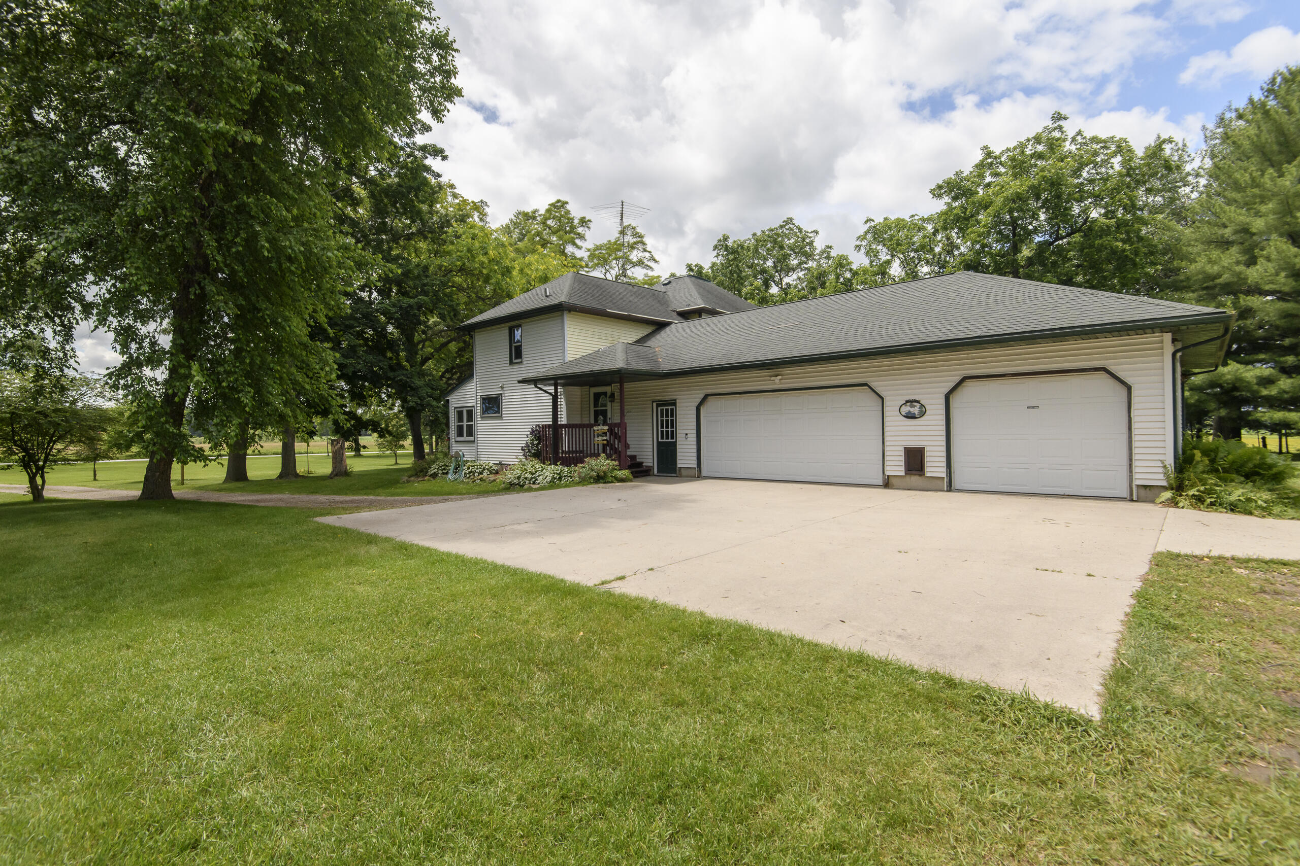 W3504 Conlon Road Hampden, WI 53925 - Photo 4 of 56 Garage