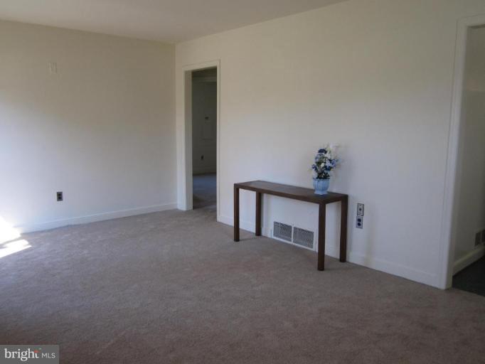 2719 Terrapin Road Silver Spring, MD 20906 - Photo 4 of 7 Living Room