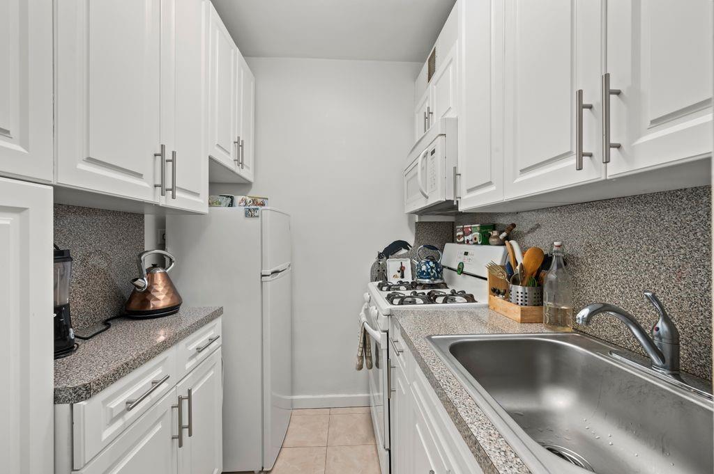 9425 Shore Road, Unit 2J Brooklyn, NY 11209 - Photo 16 of 21 Gallery Image 16