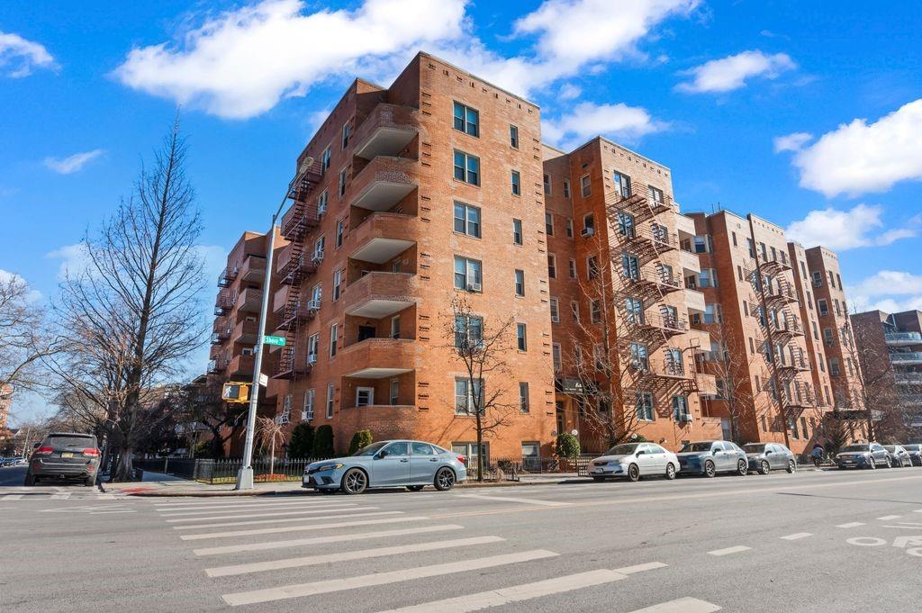 9425 Shore Road, Unit 2J Brooklyn, NY 11209 - Photo 10 of 21 Gallery Image 10
