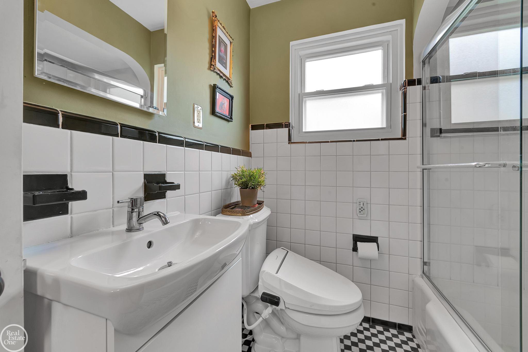 951 Hampton Road Grosse Pointe Woods, MI 48236 - Photo 24 of 85