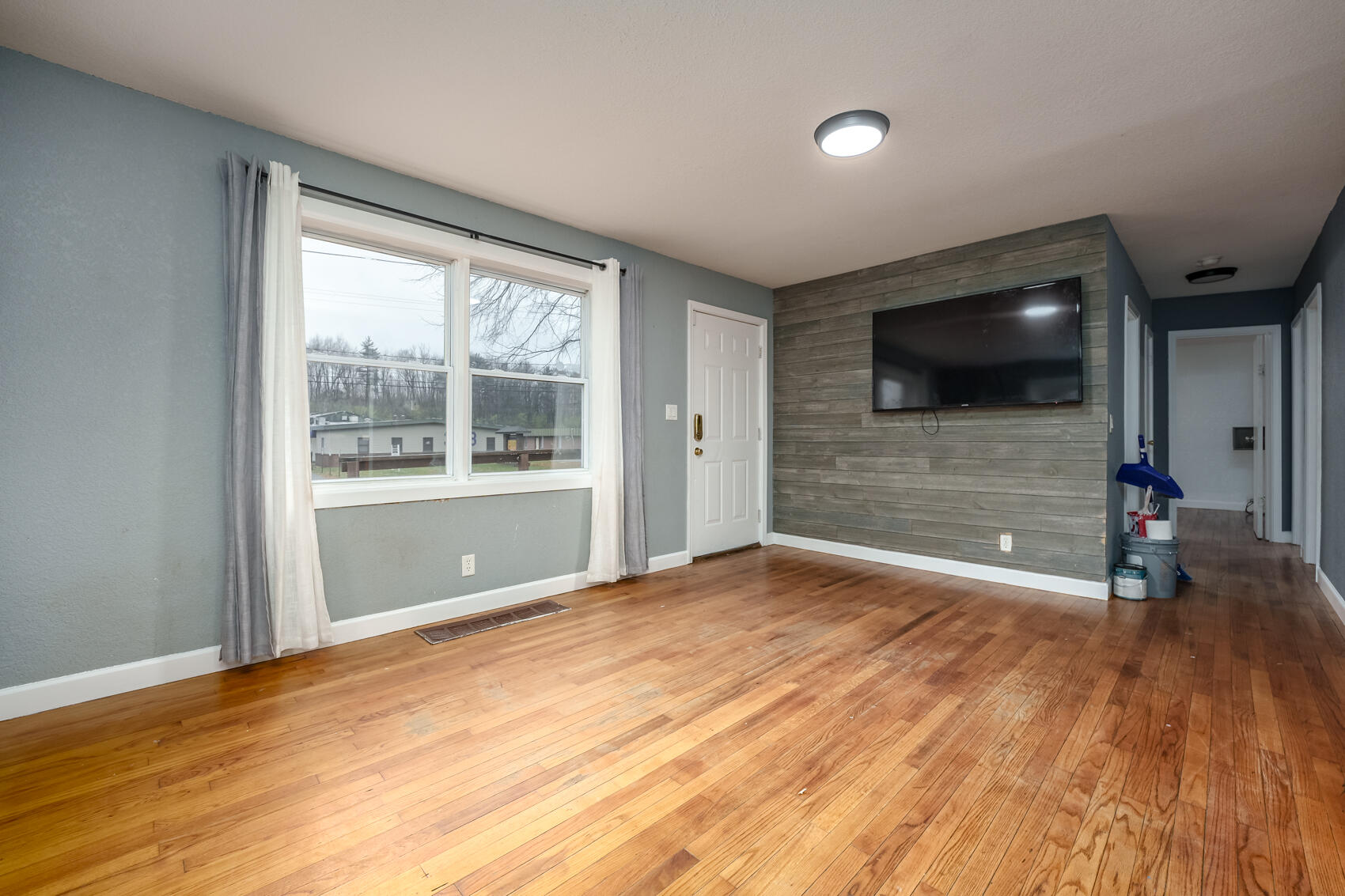 3413 Miller Road Kalamazoo, MI 49001 - Photo 3 of 26 Main Level