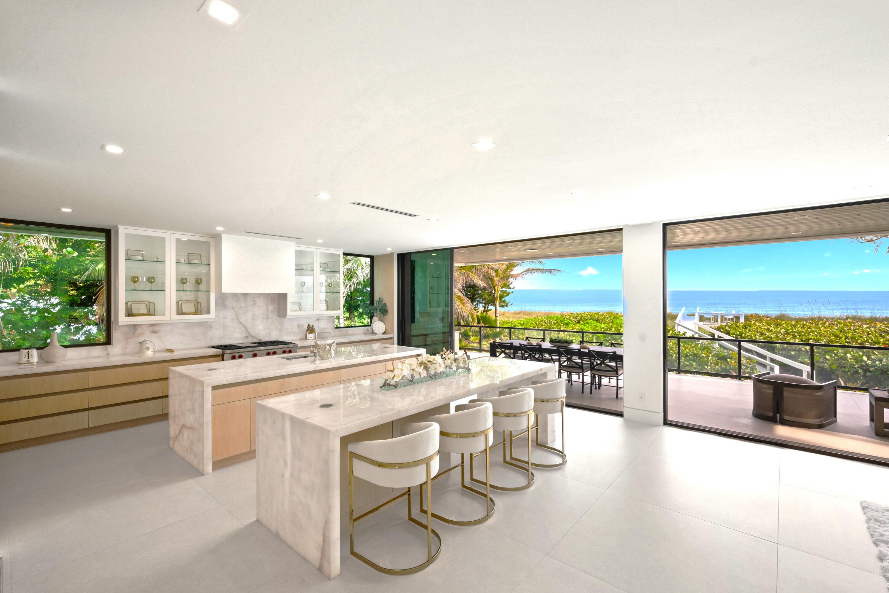 75 North Beach Road Jupiter Island, FL 33455 - Photo 2 of 45 75 N Beach Rd, Jupiter Island (2)