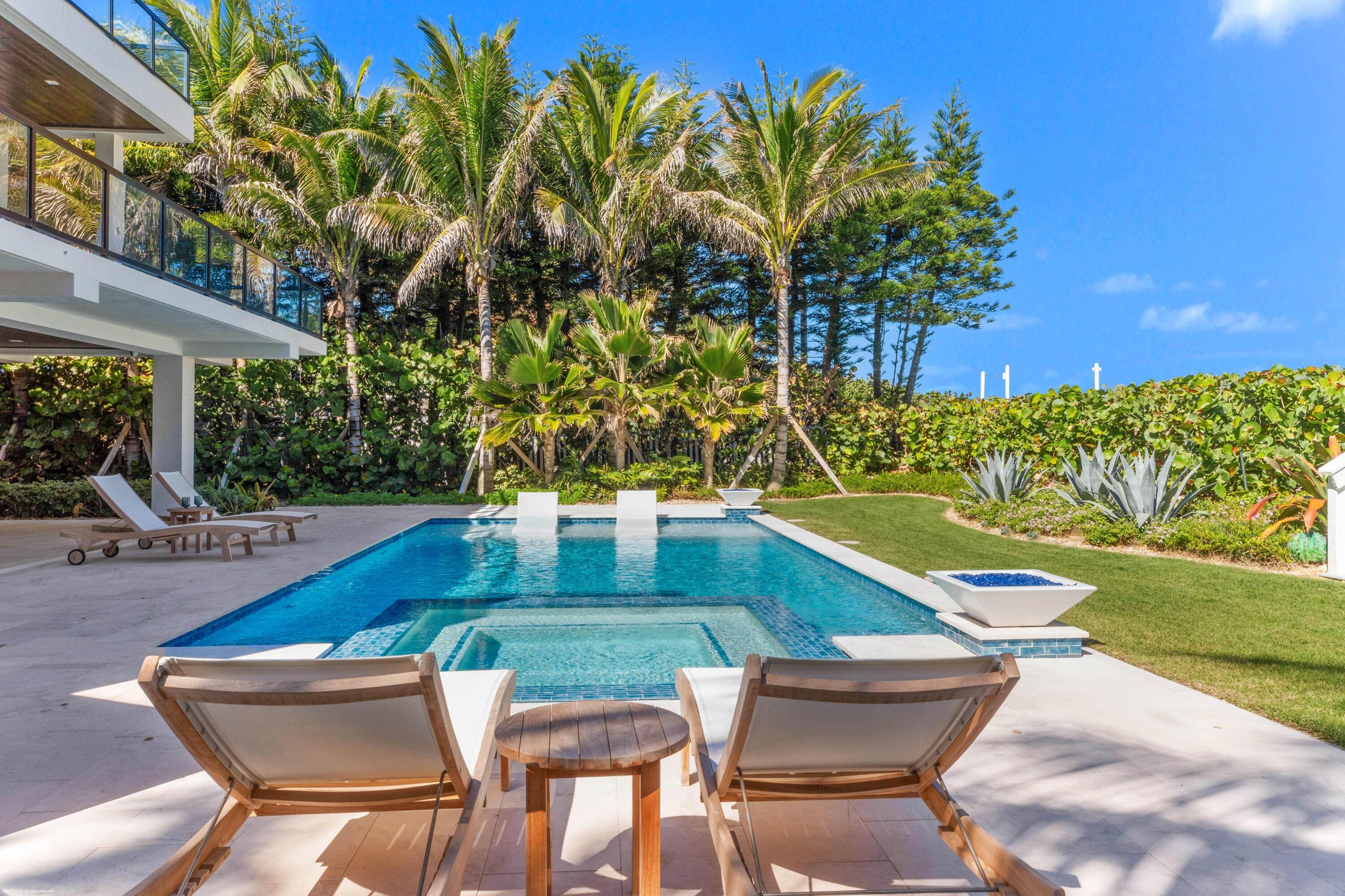 75 North Beach Road Jupiter Island, FL 33455 - Photo 30 of 45 75 N Beach Jupiter Island (67)