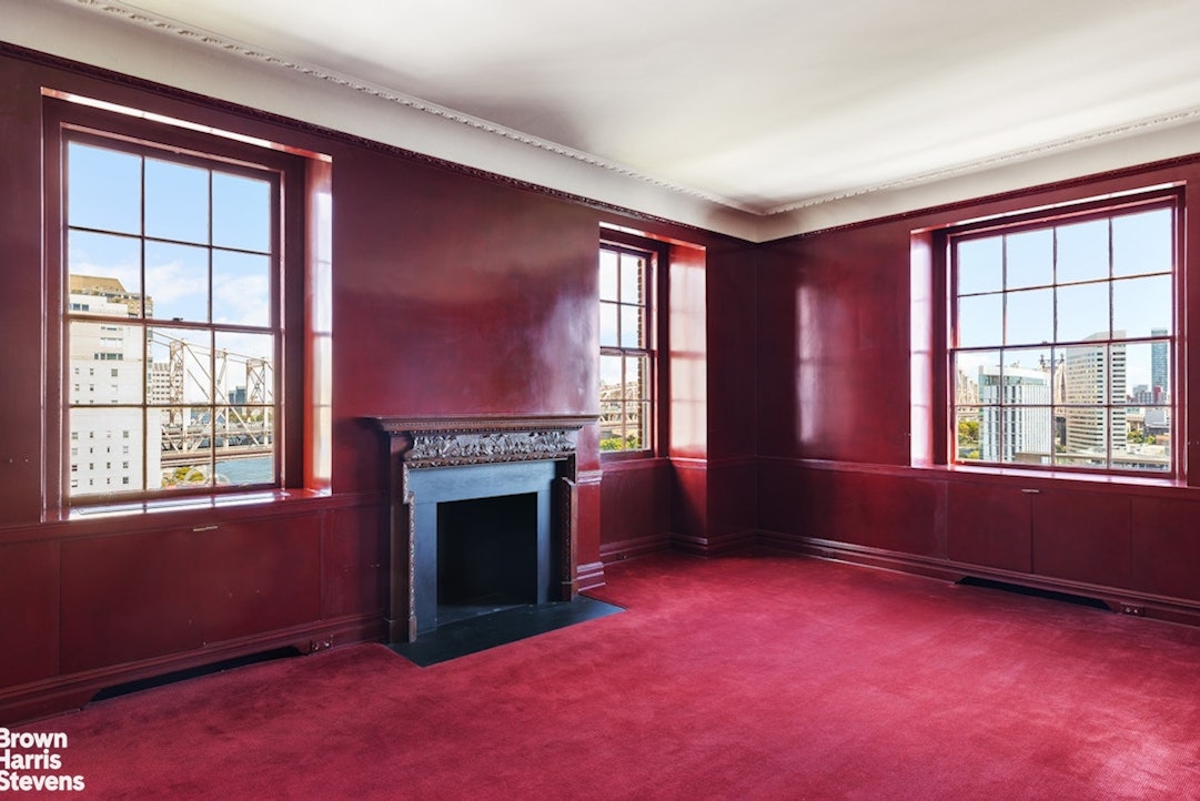 1 Sutton Place South, Unit 11C Manhattan, NY 10022 - Photo 12 of 20 an empty room with windows