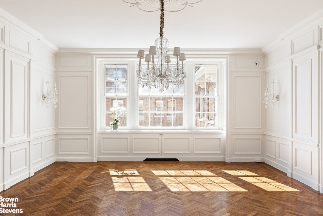 1 Sutton Place South, Unit 11C Manhattan, NY 10022 - Photo 9 of 20 a view of an empty room and window