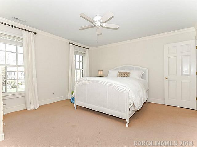 2823 Plantation Road Charlotte, NC 28270 - Photo 12 of 16 Gallery Image 12
