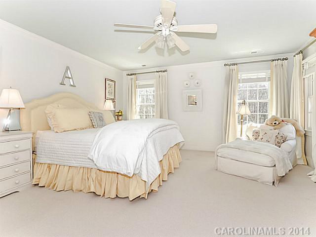 2823 Plantation Road Charlotte, NC 28270 - Photo 15 of 16 Gallery Image 15