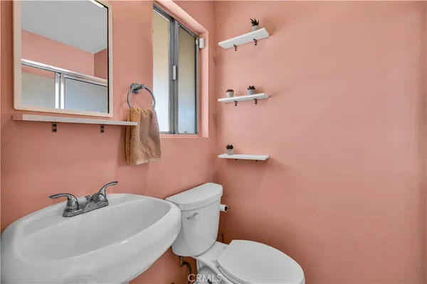 $319,900 | 7474 Lucerne Vista Avenue, Yucca Valley, CA 92284