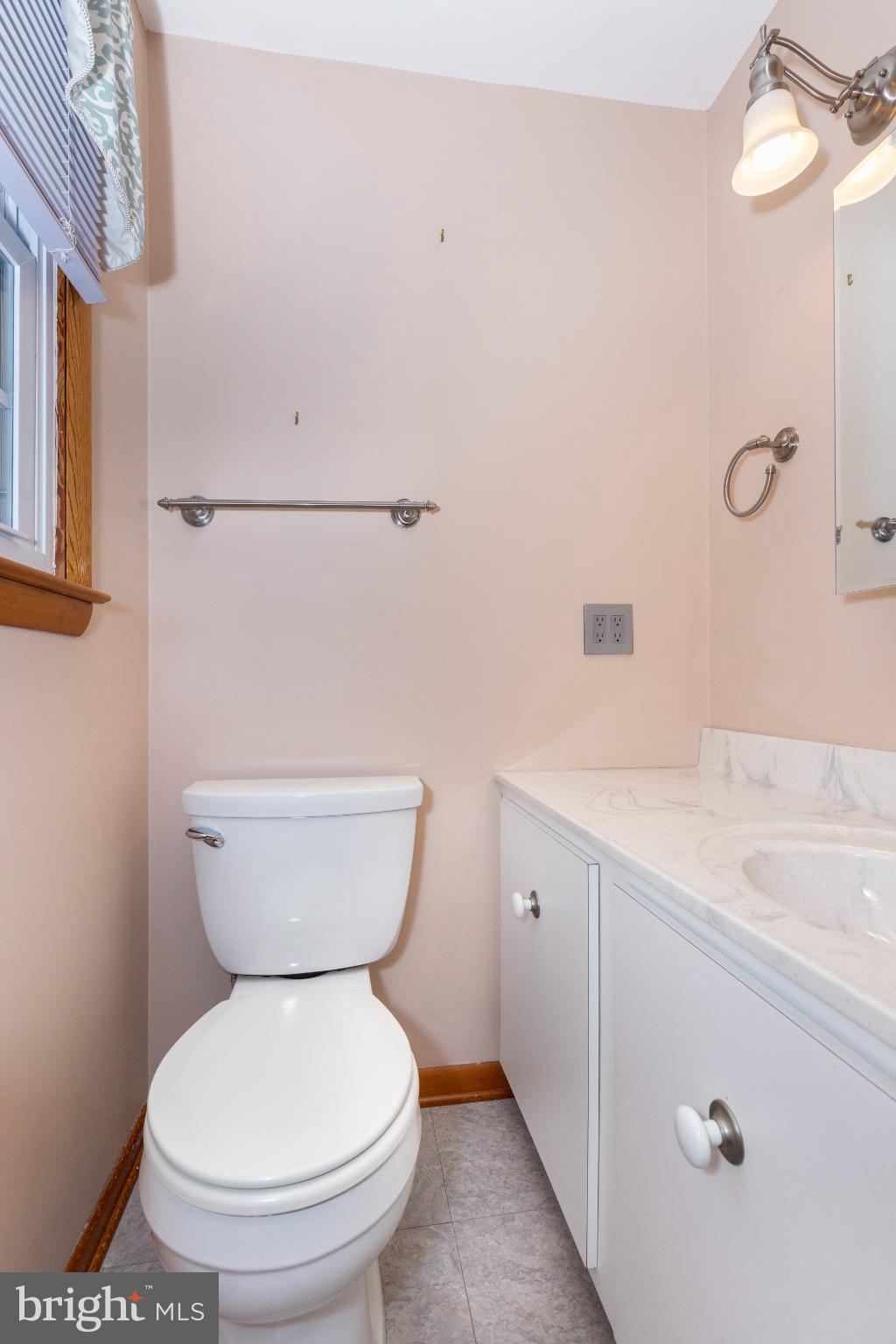 2477 Salem Bottom Road Westminster, MD 21157 - Photo 17 of 61 Primary Half Bath