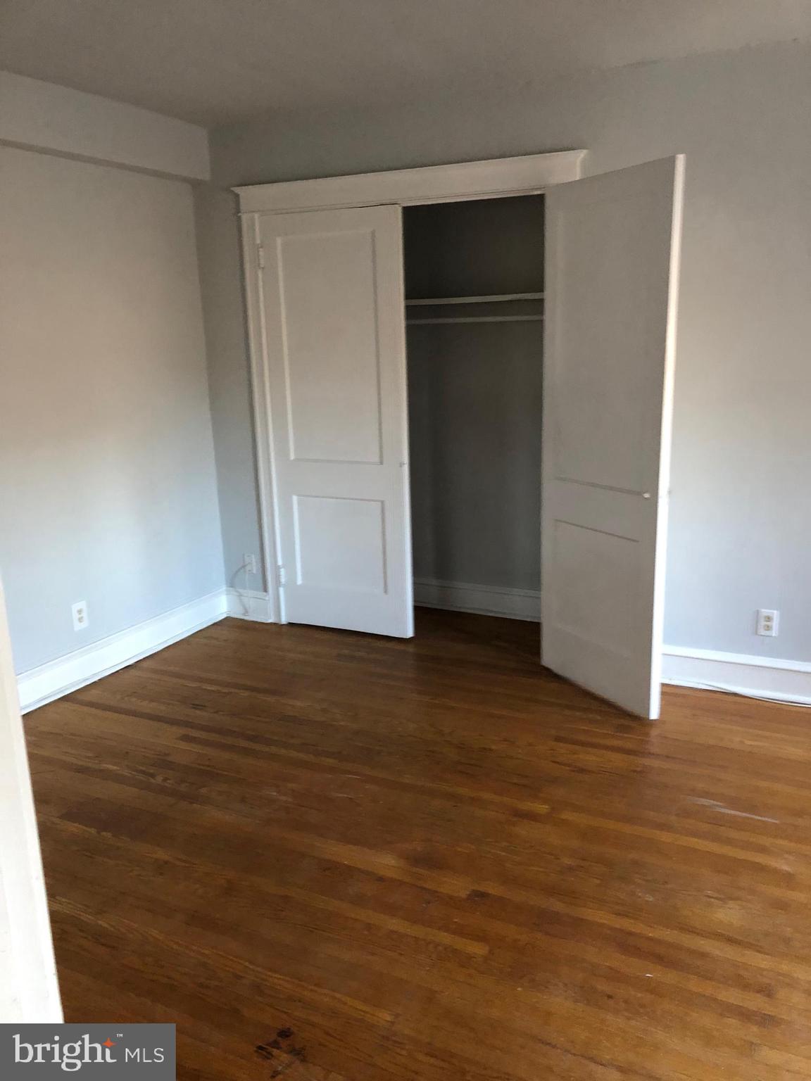 320 Rochelle Avenue, Unit 26 Philadelphia, PA 19128 - Photo 3 of 7 Living room