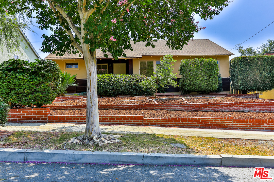900 Delaware Road Burbank, CA 91504 - Photo 1 of 27 Gallery Image 1