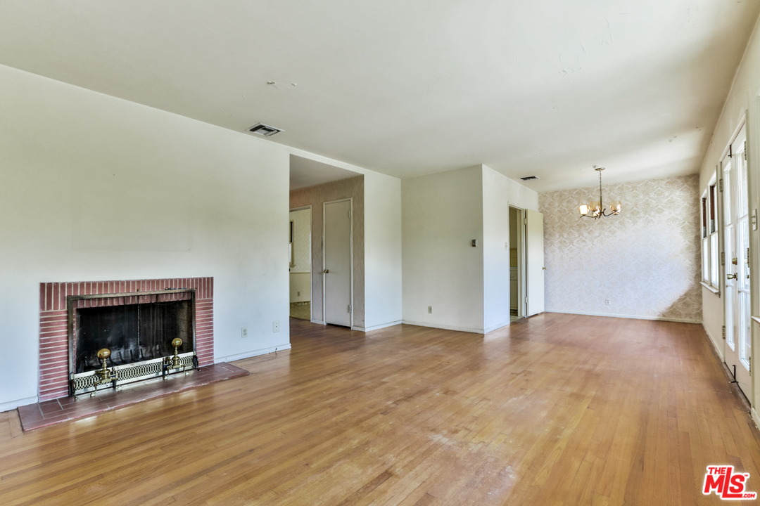 900 Delaware Road Burbank, CA 91504 - Photo 11 of 27 Gallery Image 11