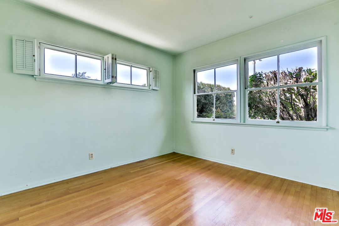 900 Delaware Road Burbank, CA 91504 - Photo 20 of 27 Gallery Image 20