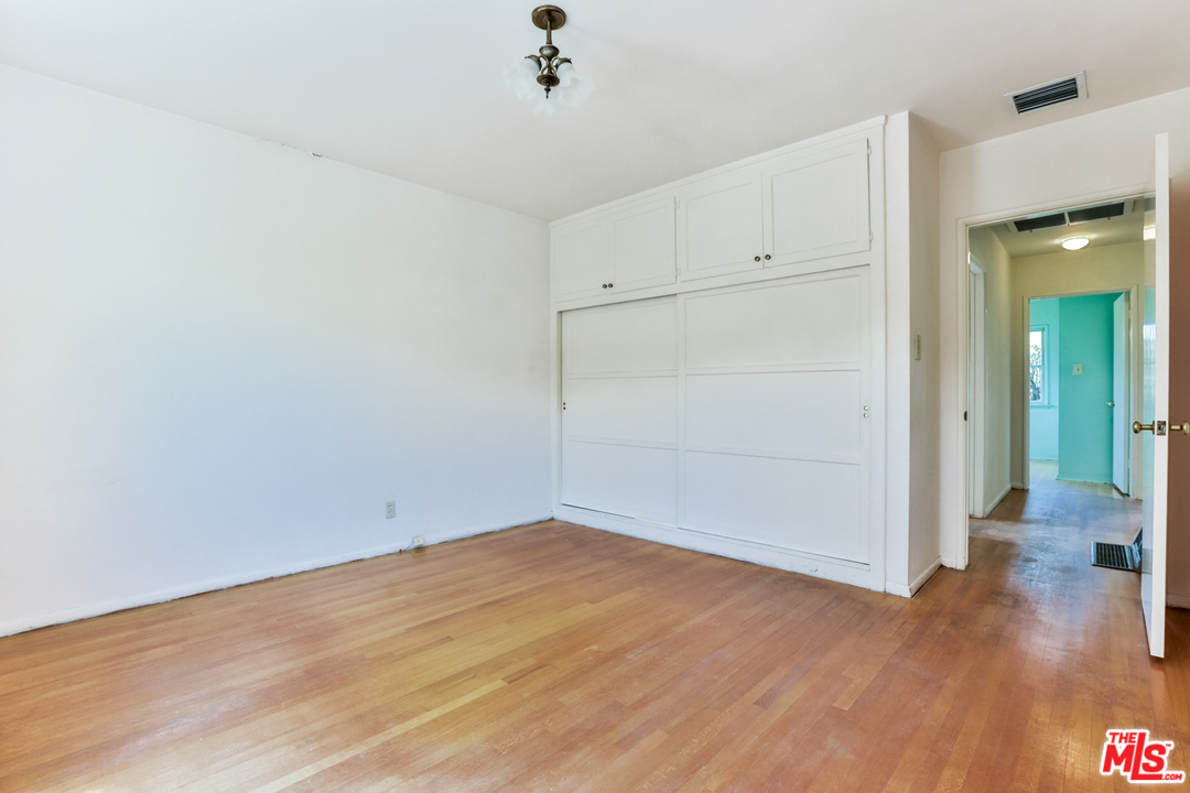 900 Delaware Road Burbank, CA 91504 - Photo 23 of 27 Gallery Image 23