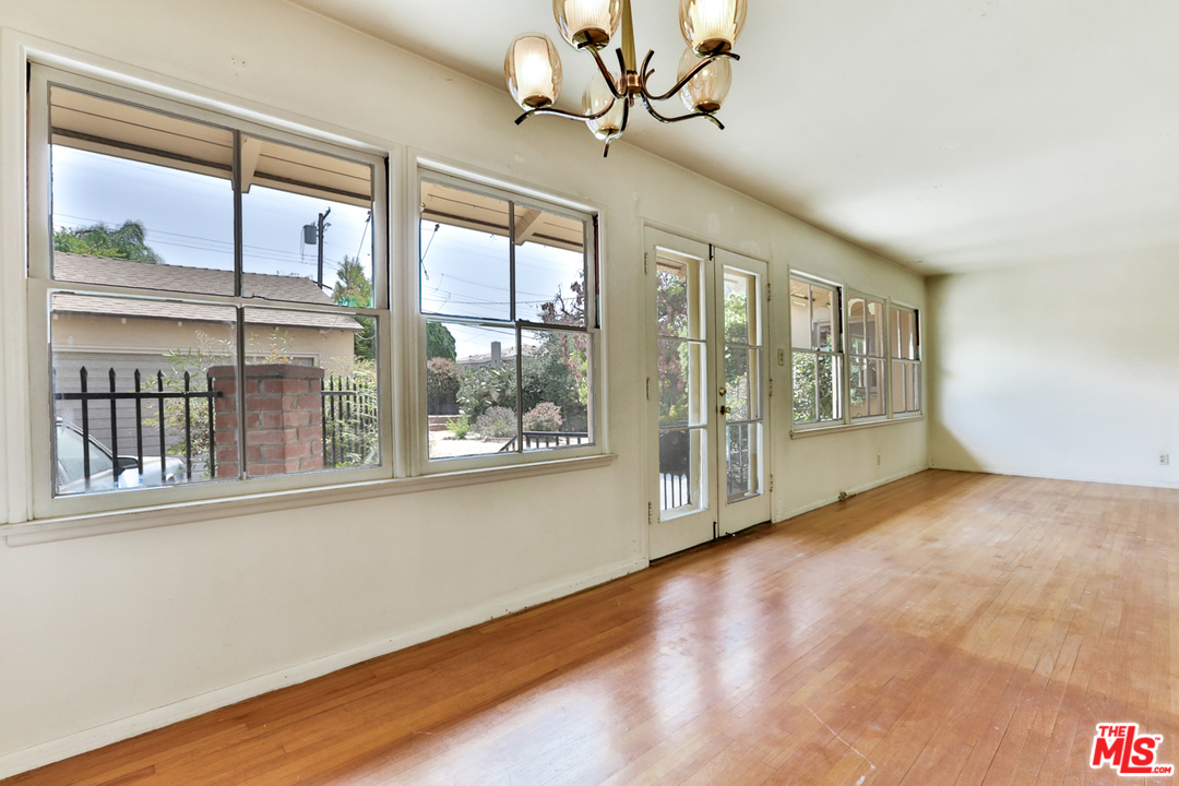 900 Delaware Road Burbank, CA 91504 - Photo 9 of 27 Gallery Image 9