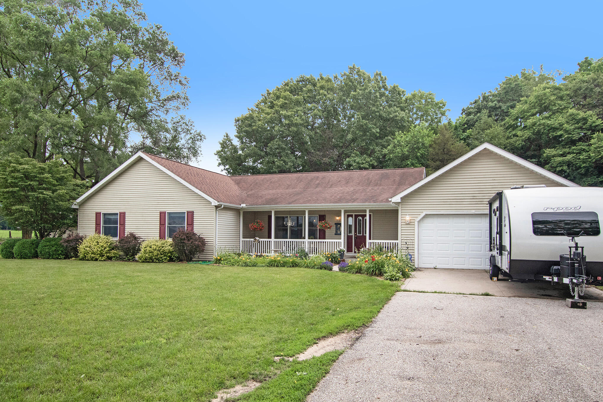 13715 Riverside Drive Constantine, MI 49042 - Photo 2 of 21 IMG_1975