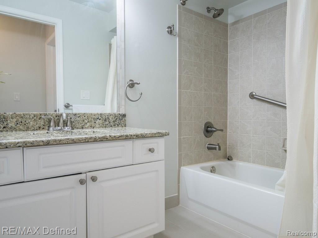 3651 Oakmonte Boulevard, Unit 21 Rochester, MI 48306 - Photo 12 of 16