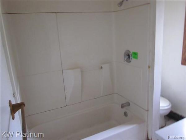 2093 Michigan Road Port Huron, MI 48060 - Photo 10 of 15 Michigan2093ba - Copy - Copy.jpg