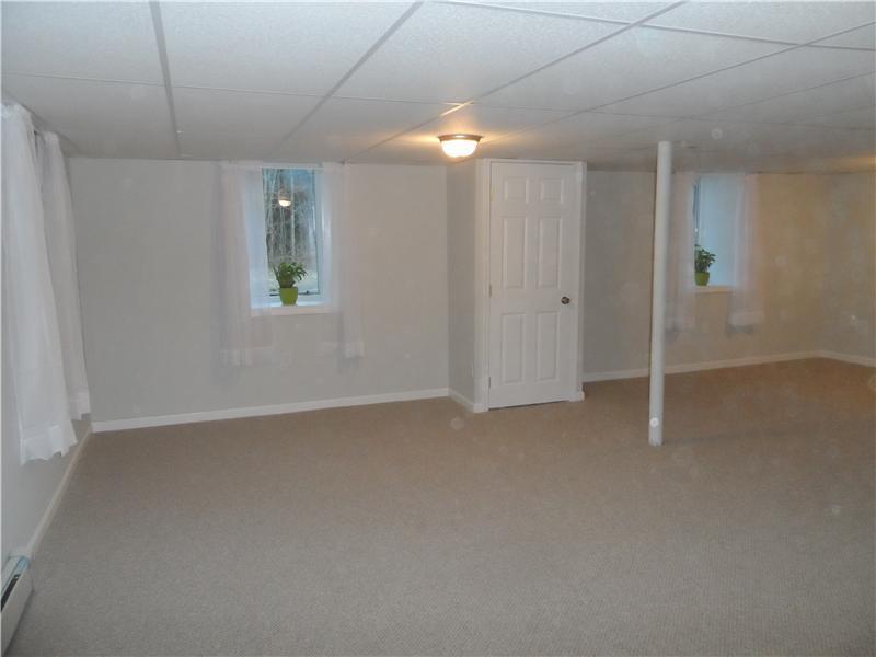 14 Jesse Road Topsham, ME 04086 - Photo 25 of 33 Den/Family/Great Room. One of two...