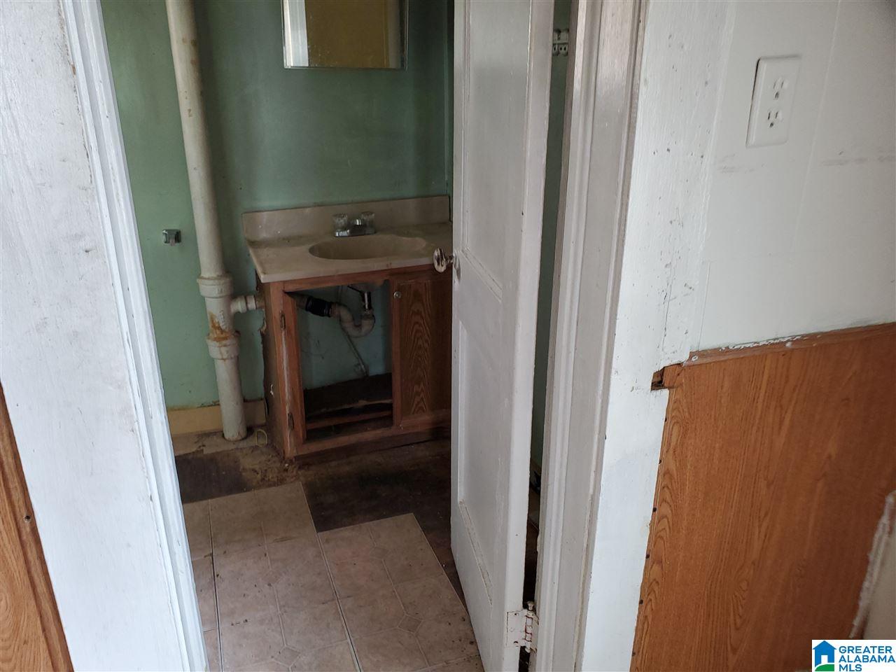 1657 Maple Avenue Southwest Birmingham, AL 35211 - Photo 36 of 39