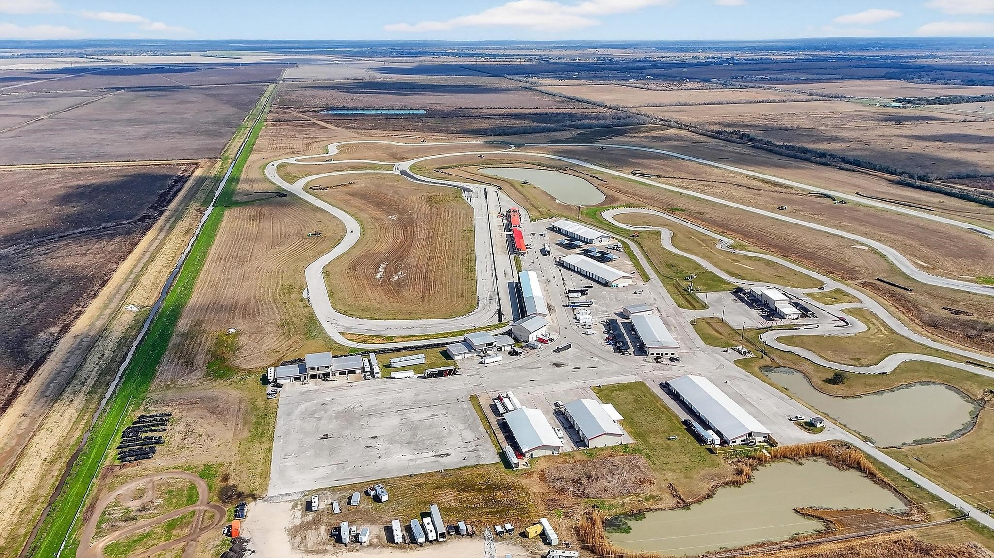 49 County Road 49 Angleton, TX 77515 - Photo 3 of 20 a view of water heater room