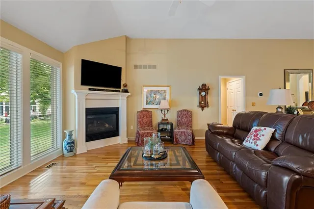 $450,000 | 708 West 131st Place, Kansas City, MO 64145