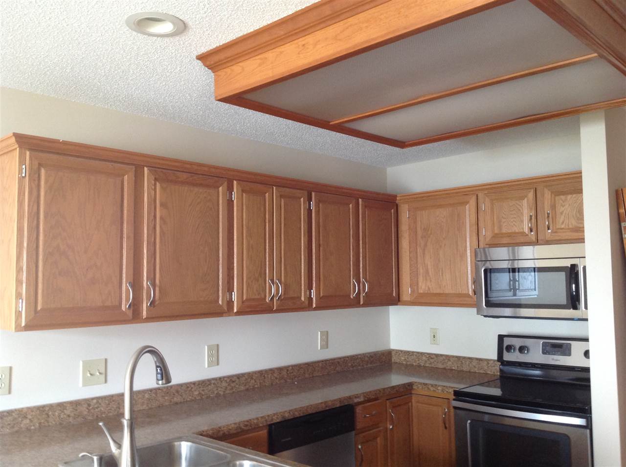 1908 Hunter's Ridge Drive Huntington, IN 46750 - Photo 2 of 29 Gallery Image 2