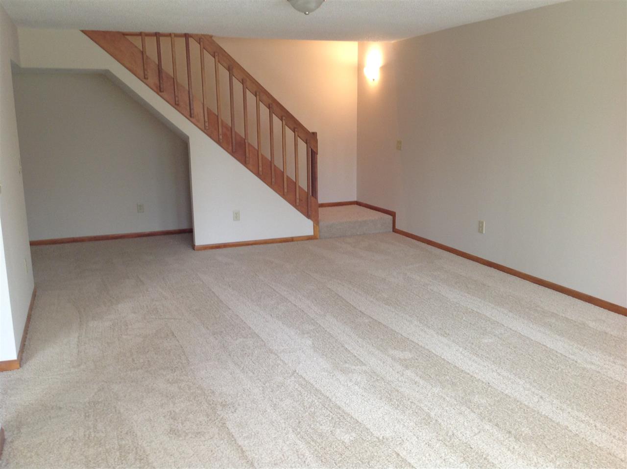 1908 Hunter's Ridge Drive Huntington, IN 46750 - Photo 5 of 29 Gallery Image 5