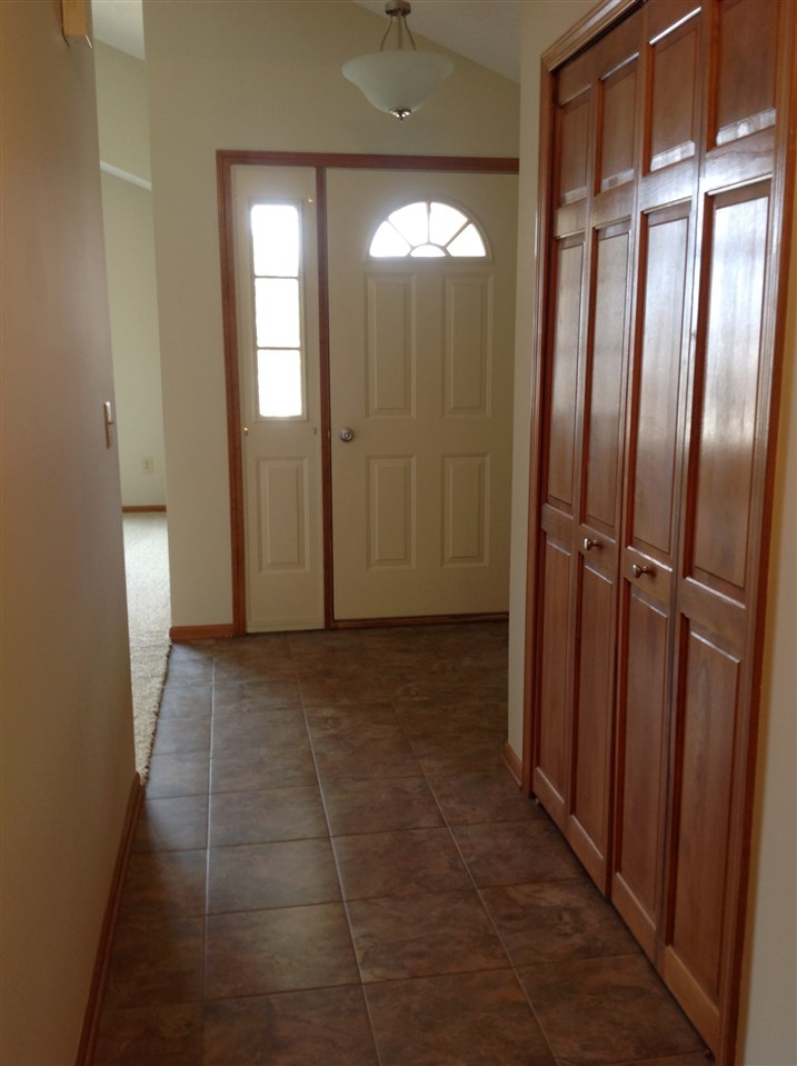 1908 Hunter's Ridge Drive Huntington, IN 46750 - Photo 7 of 29 Gallery Image 7