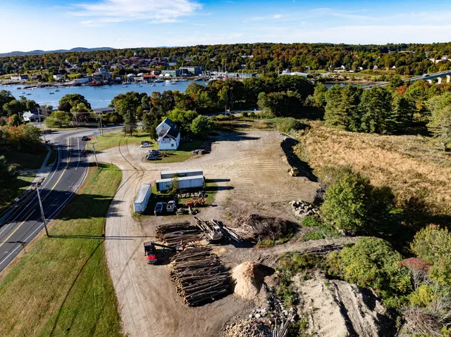 $989,500 | 2 Swan Lake Avenue, Belfast, ME 04915