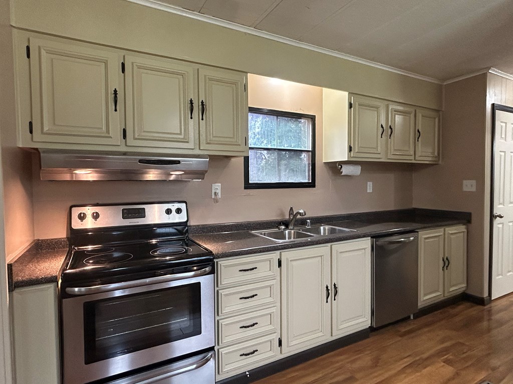 475 Gary Road Slocomb, AL 36375 - Photo 11 of 59