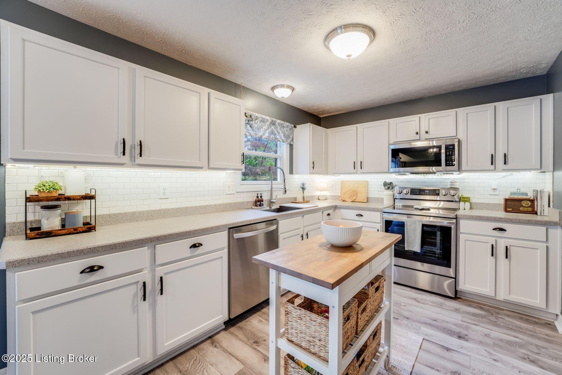 14229 Academy Ridge Boulevard Louisville, KY 40245 - Photo 8 of 36 photo_online_008
