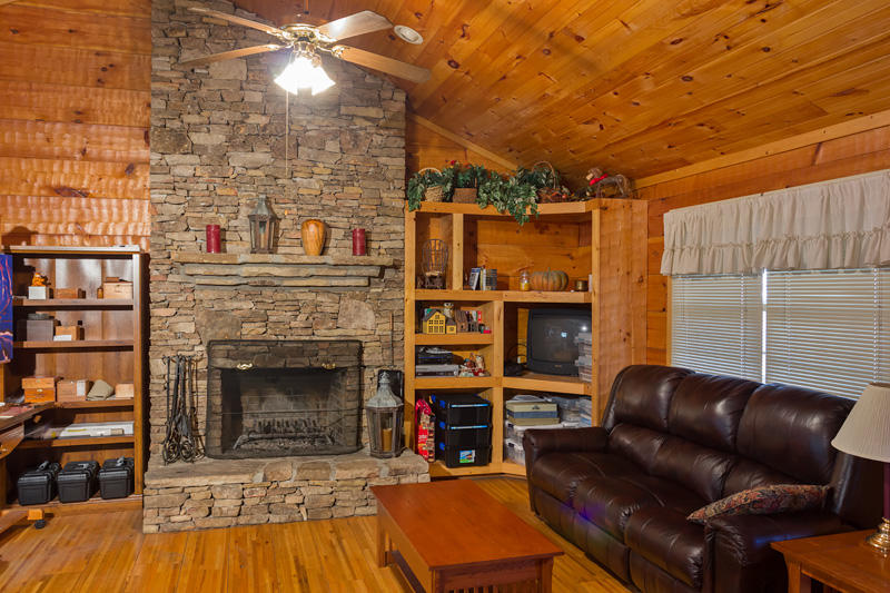 414 Laurel Trace Road Townsend, TN 37882 - Photo 2 of 15 Stack stone fireplace