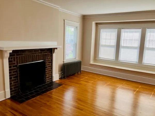 $2,300 | 414 Lovell Street, Unit 2, Worcester, MA 01602