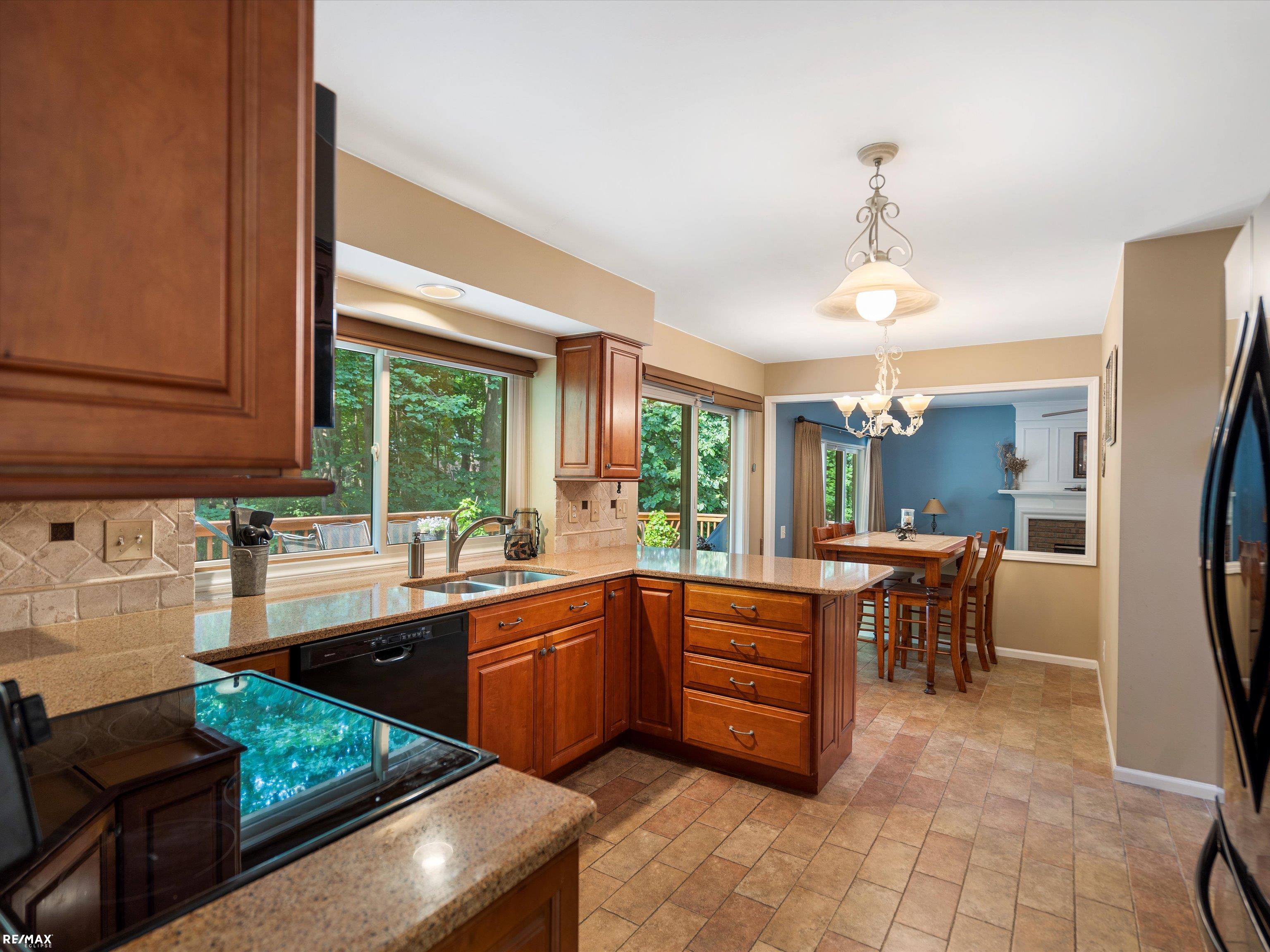 1275 Thames Court Rochester Hills, MI 48307 - Photo 22 of 43