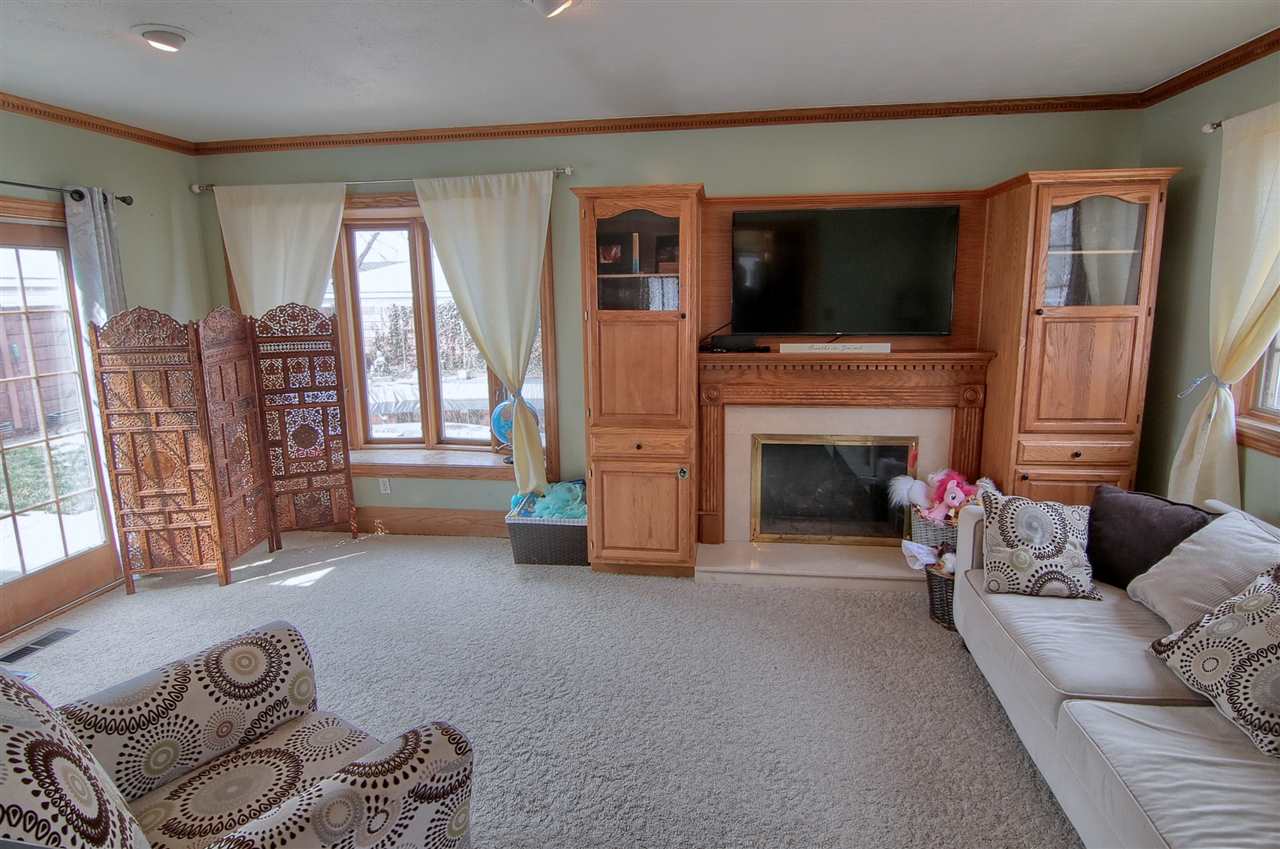 30143 Hayes Road Warren, MI 48088 - Photo 8 of 31 fireplace in family room