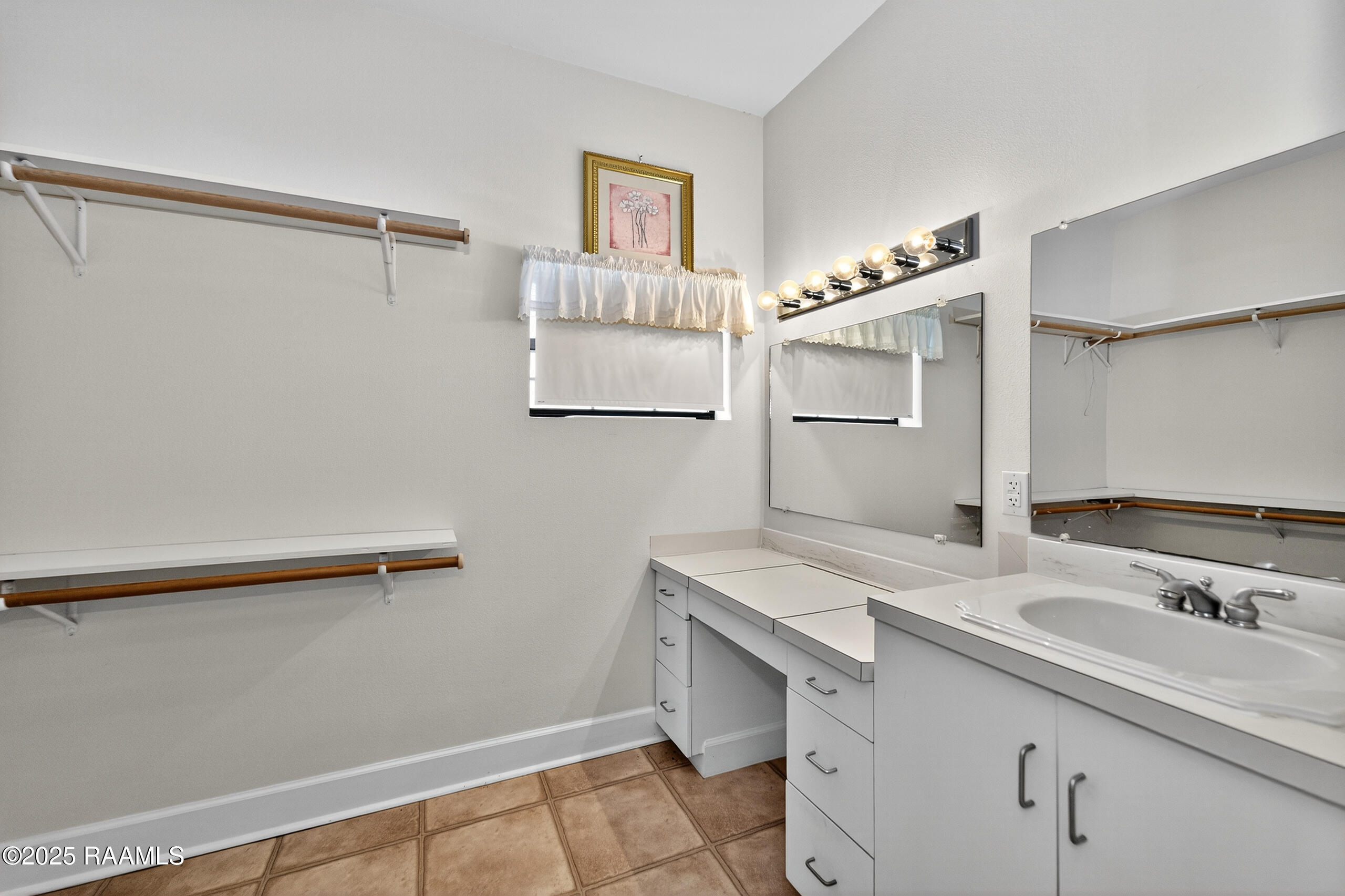 1009 Rue De Pierre New Iberia, LA 70563 - Photo 12 of 20 MasterBath2