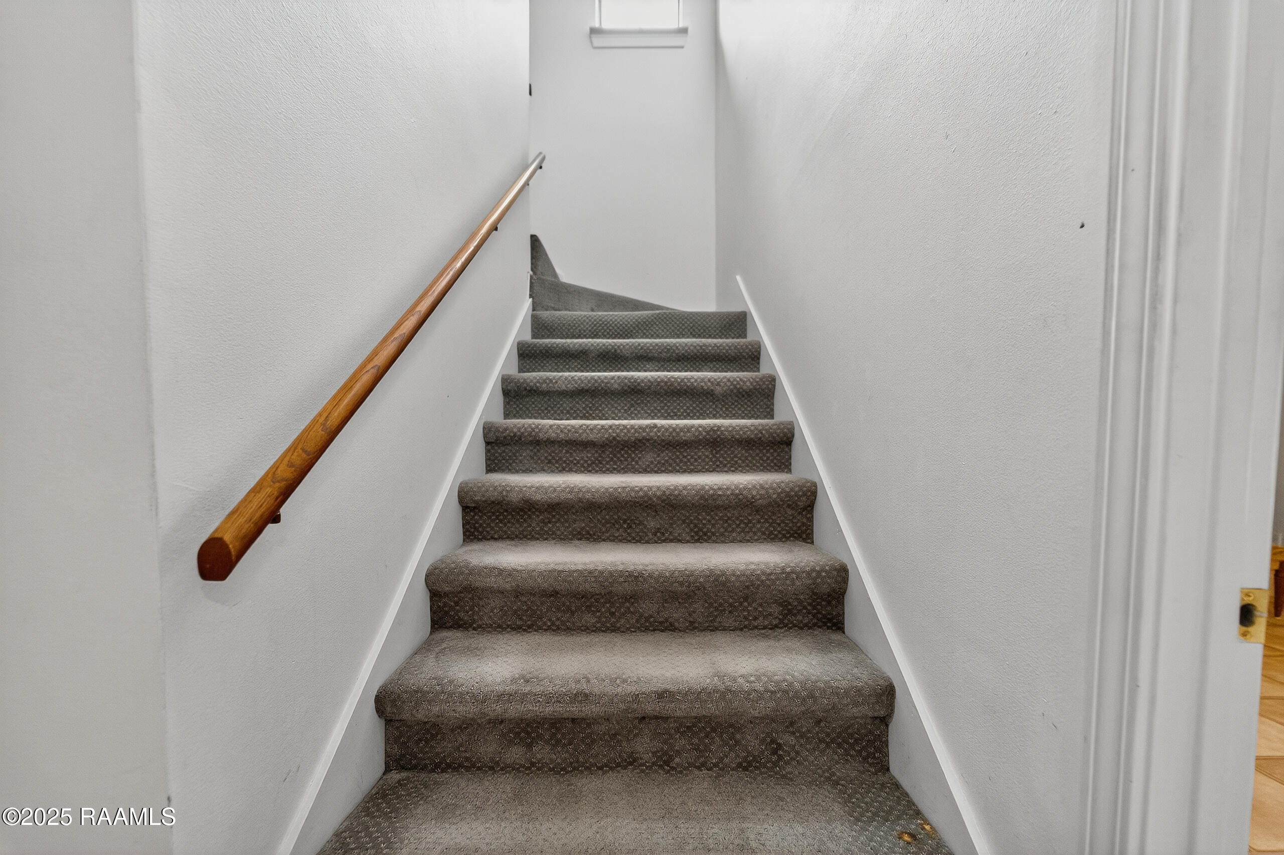 1009 Rue De Pierre New Iberia, LA 70563 - Photo 14 of 20 Stairs