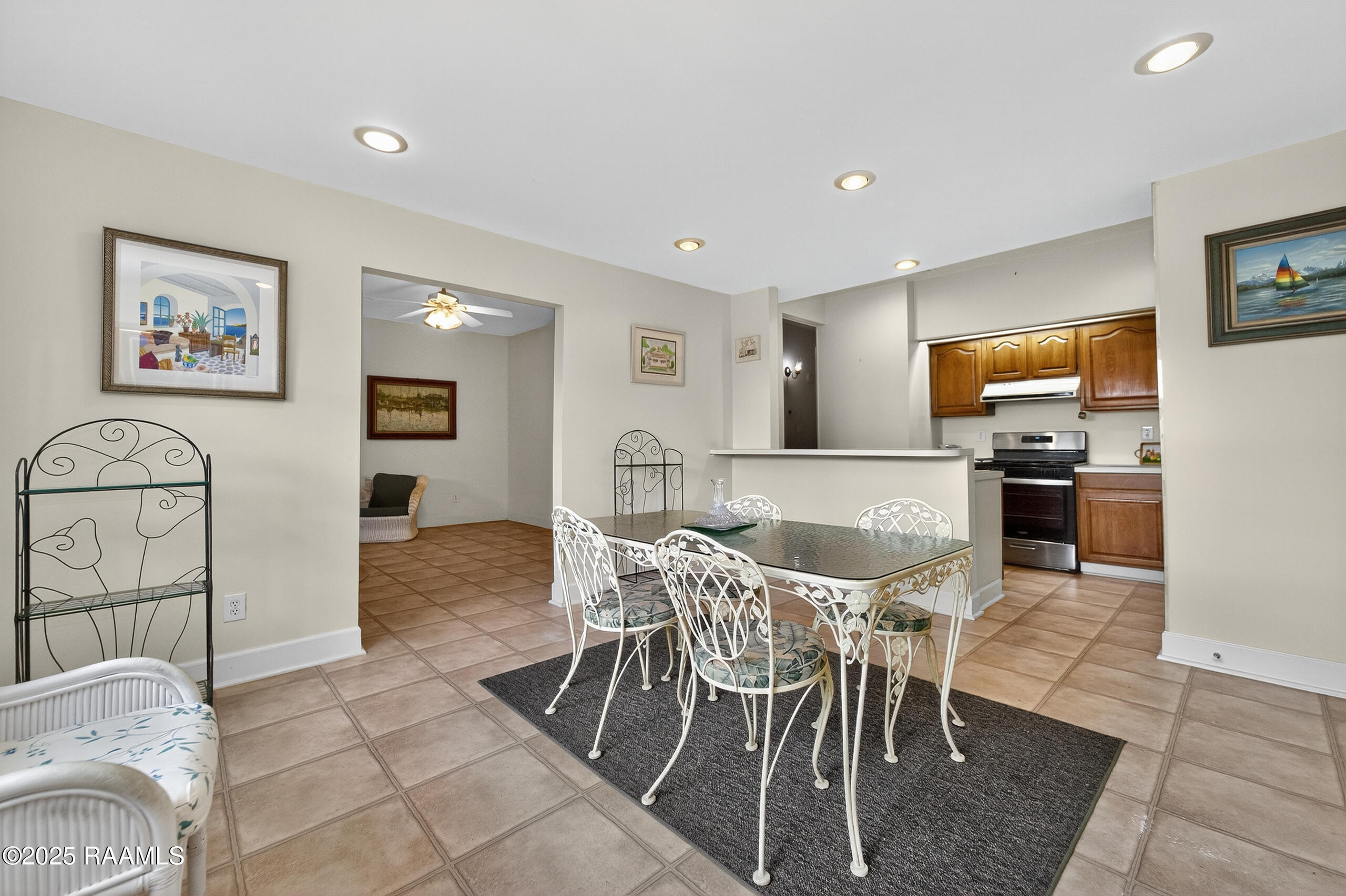 1009 Rue De Pierre New Iberia, LA 70563 - Photo 8 of 20 Dining2