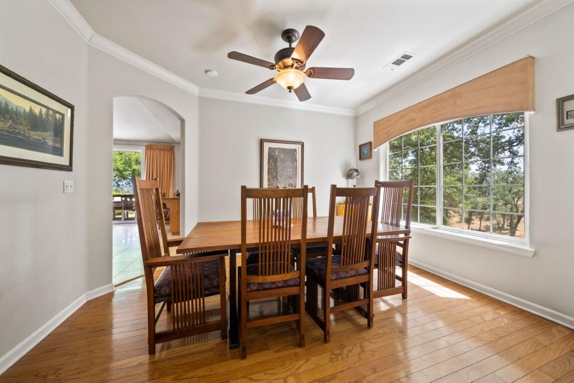 21750 Robledo Road Palo Cedro, CA 96073 - Photo 18 of 74 Dining room