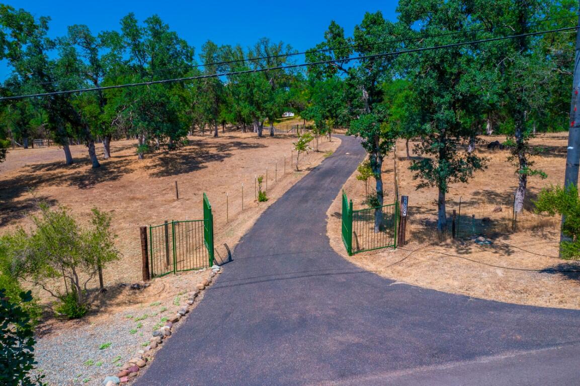 21750 Robledo Road Palo Cedro, CA 96073 - Photo 46 of 74 Gated and private