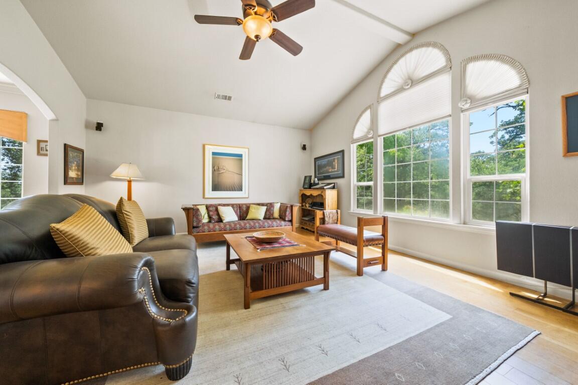 21750 Robledo Road Palo Cedro, CA 96073 - Photo 7 of 74 Living room